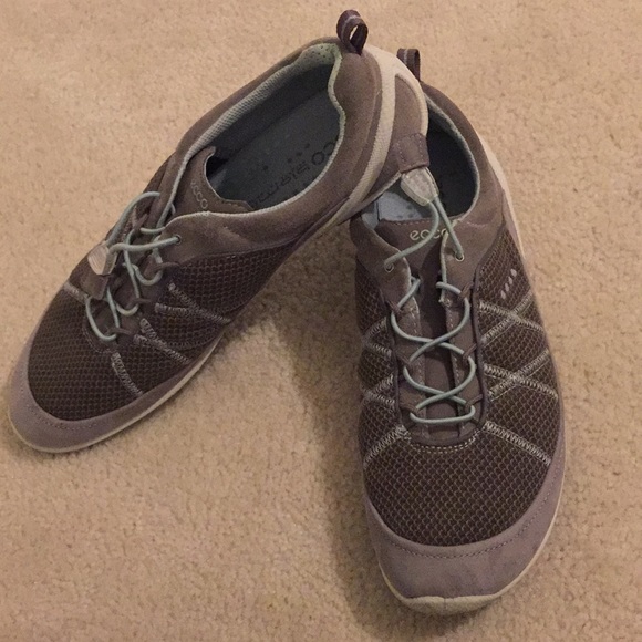 ecco water shoes